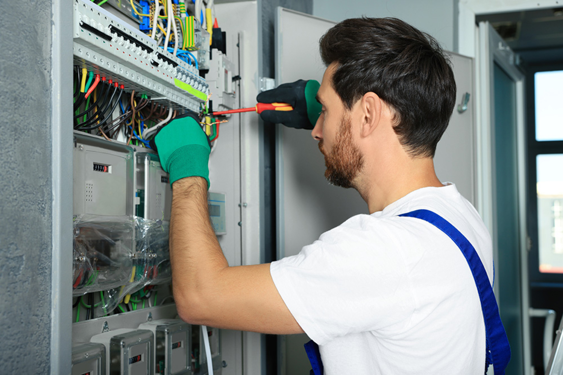 Nieder­spannungs­anlagen bei Elektrotechnik Ettl Fabian in Obertraubling